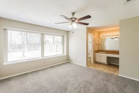 8443 S Meadow Bird Circle Houston TX 77489