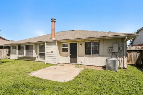8443 S Meadow Bird Circle Houston TX 77489