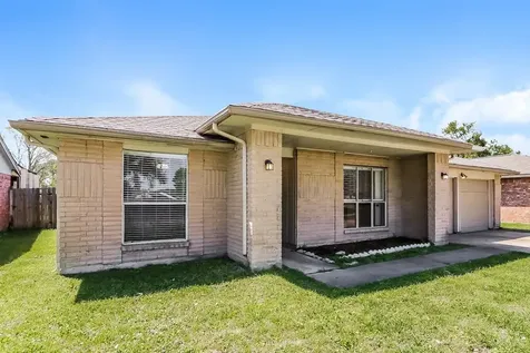 8443 S Meadow Bird Circle Houston TX 77489