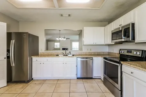8443 S Meadow Bird Circle Houston TX 77489