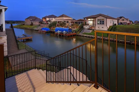 11021 N Lake Mist Lane Willis TX 77318