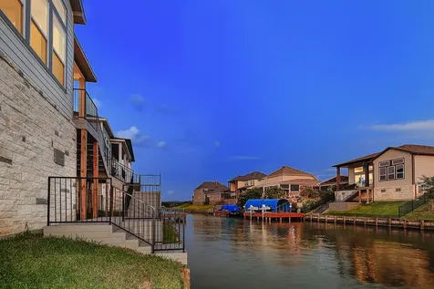 11021 N Lake Mist Lane Willis TX 77318