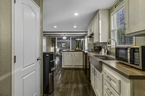 211 Woodstock Livingston TX 77351