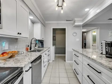 6455 Burgoyne Road 28 Houston TX 77057
