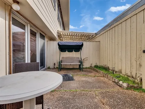 6455 Burgoyne Road 28 Houston TX 77057