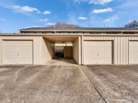 6455 Burgoyne Road 28 Houston TX 77057