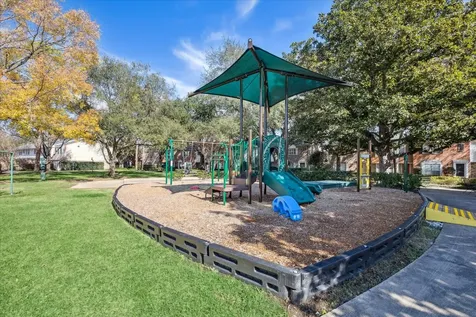 6455 Burgoyne Road 28 Houston TX 77057