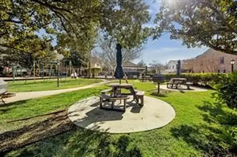 6455 Burgoyne Road 28 Houston TX 77057