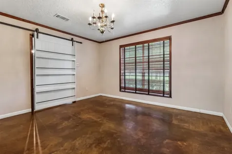 626 Meadowlark Lane Winnie TX 77665