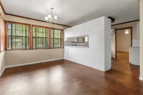 626 Meadowlark Lane Winnie TX 77665