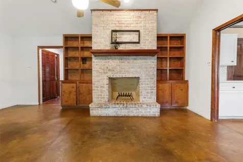 626 Meadowlark Lane Winnie TX 77665