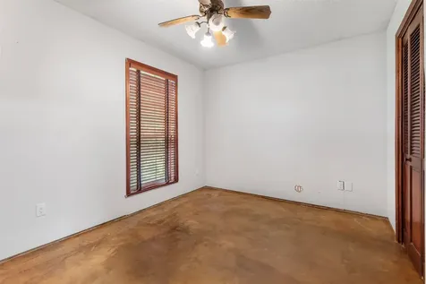 626 Meadowlark Lane Winnie TX 77665