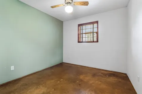 626 Meadowlark Lane Winnie TX 77665