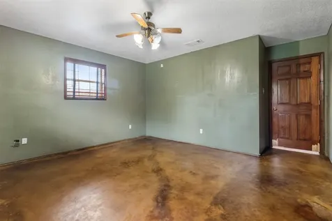 626 Meadowlark Lane Winnie TX 77665