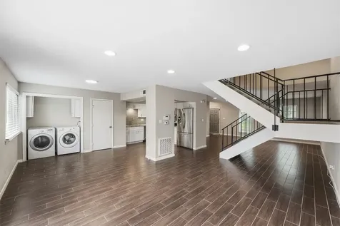 2325 Triway Lane 208 Houston TX 77043