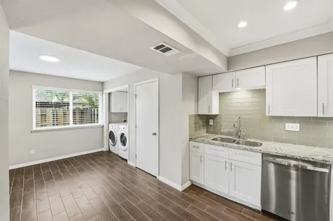 2325 Triway Lane 208 Houston TX 77043