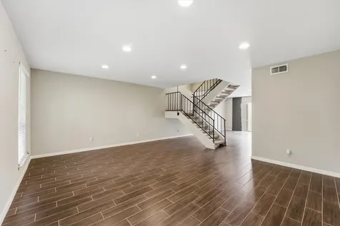 2325 Triway Lane 208 Houston TX 77043