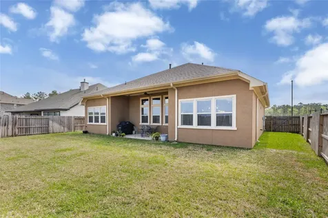 40252 Spyglass Hill Drive Cleveland TX 77327
