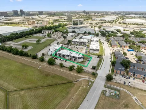 212 Plaza Verde Drive F-22 Houston TX 77038
