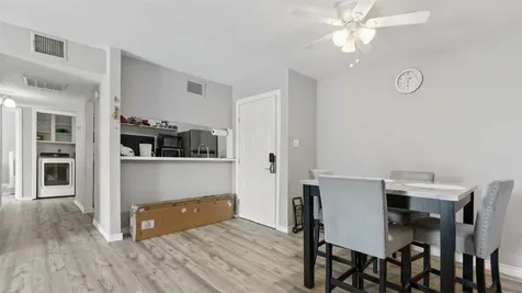 212 Plaza Verde Drive F-22 Houston TX 77038