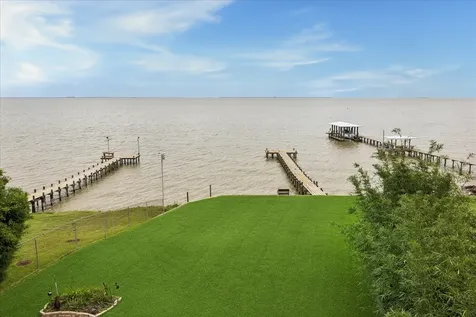 4019 Bayshore Drive Bacliff TX 77518