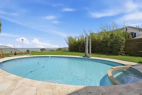 4019 Bayshore Drive Bacliff TX 77518