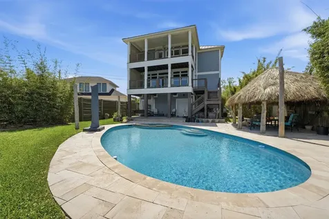 4019 Bayshore Drive Bacliff TX 77518