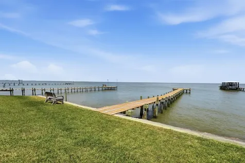 4019 Bayshore Drive Bacliff TX 77518