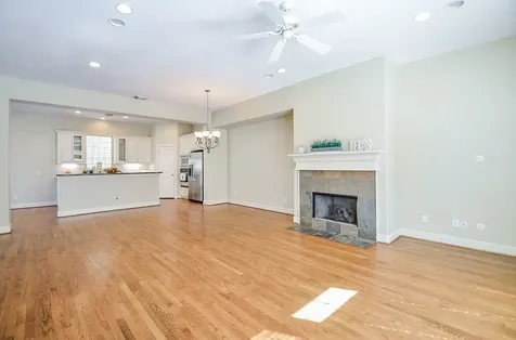 222 Knox Street F Houston TX 77007