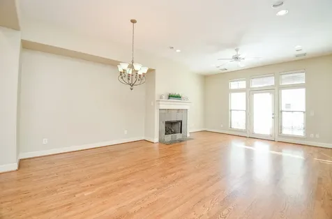 222 Knox Street F Houston TX 77007