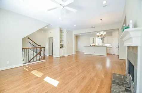 222 Knox Street F Houston TX 77007
