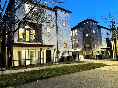 222 Knox Street F Houston TX 77007