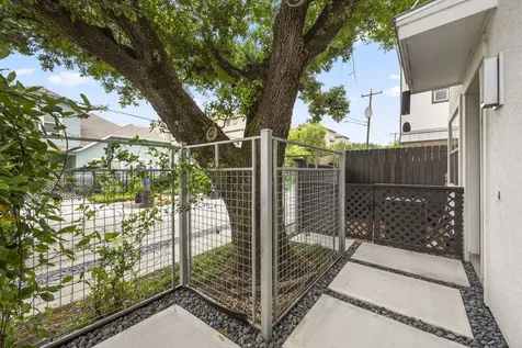 1808 Oakdale Street Houston TX 77004