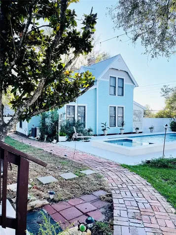 111 S Masonic Street Bellville TX 77418