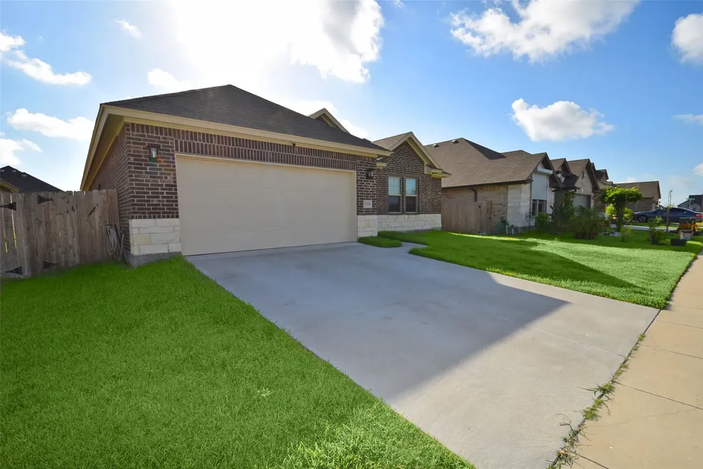 8158 Luz De Luna Street Corpus Christi TX 78414