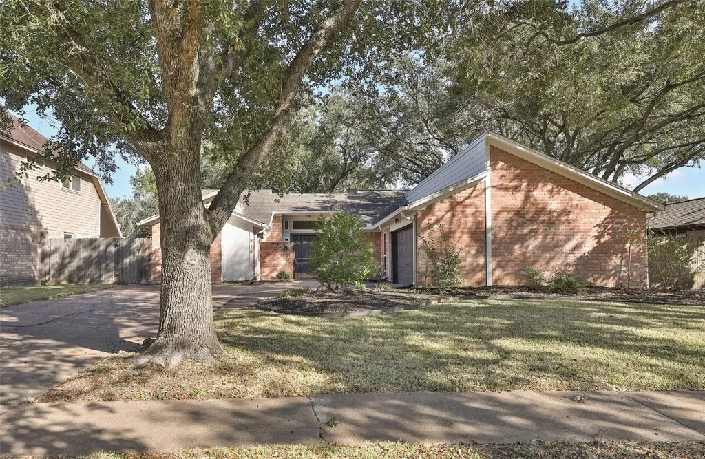 810 Palm Grove Circle Sugar Land TX 77498