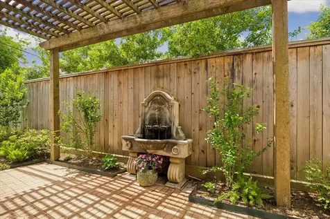 3016 Mid Lane B Houston TX 77027