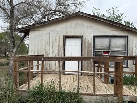 108 J Avenue Christine TX 78012