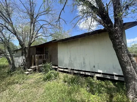 108 J Avenue Christine TX 78012