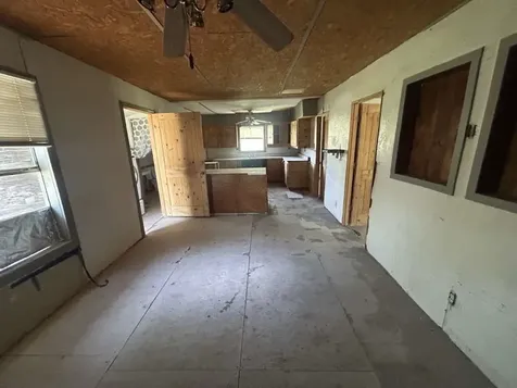 108 J Avenue Christine TX 78012