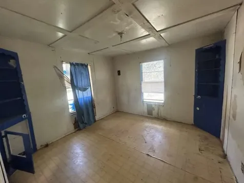 108 J Avenue Christine TX 78012