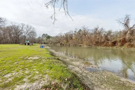 239 Fishermans Trail Huntsville TX 77320