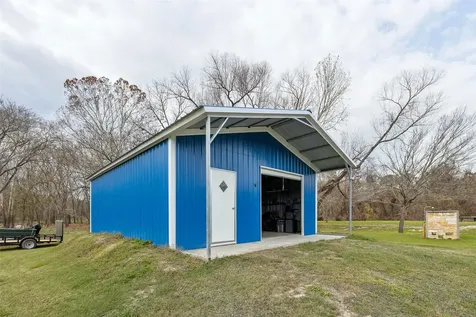 239 Fishermans Trail Huntsville TX 77320
