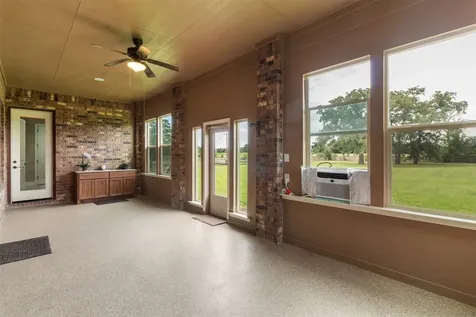 10040 Henley Cove Iola TX 77861