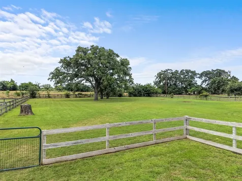 10040 Henley Cove Iola TX 77861