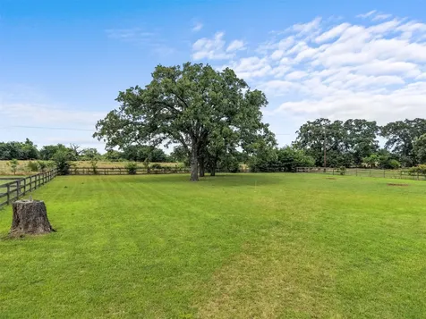 10040 Henley Cove Iola TX 77861