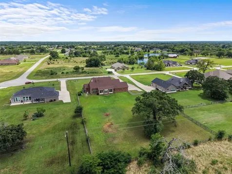 10040 Henley Cove Iola TX 77861