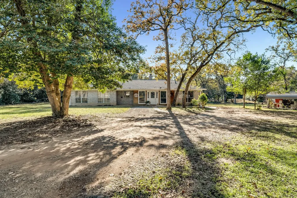 6 W Trail Lane Hilltop Lakes TX 77871