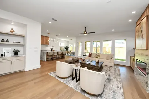 1623 Viking Drive Houston TX 77018