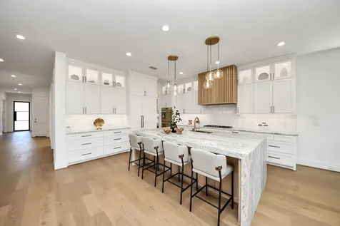 1623 Viking Drive Houston TX 77018